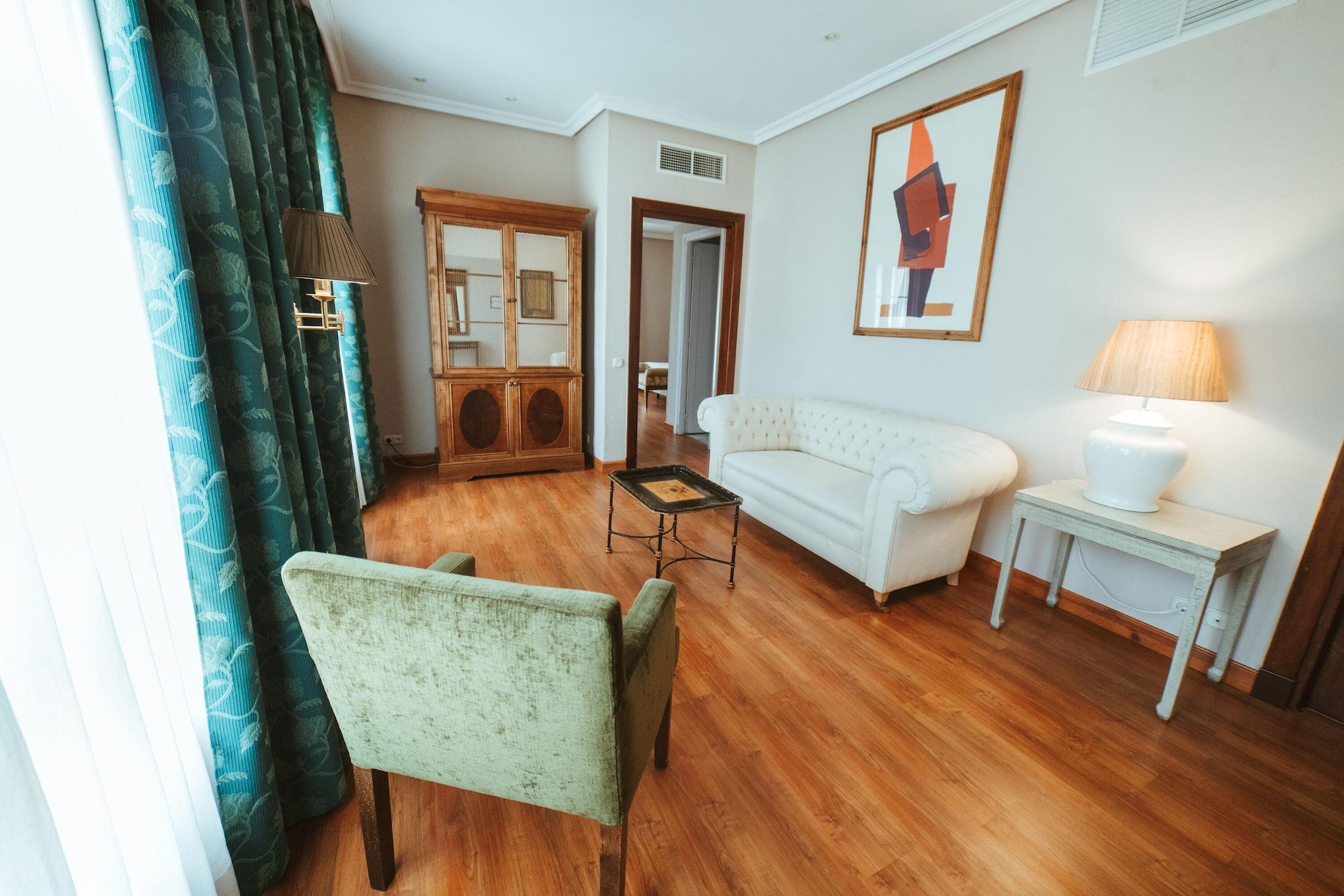 Barceló Conde Luna Hotel 4*